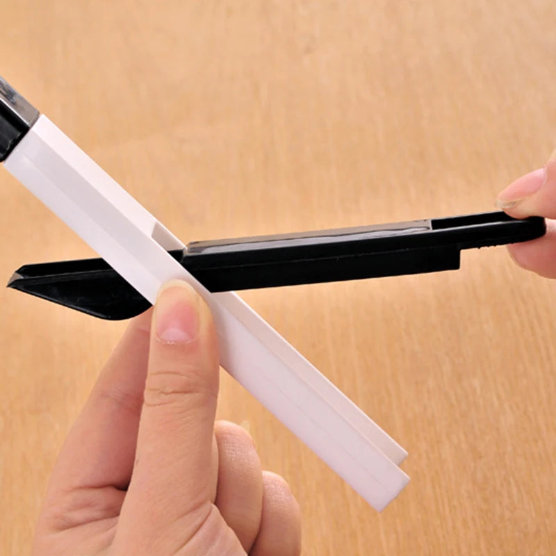 Window & Crevice Dust Cleaning Brush — Satisfying Deep Clean